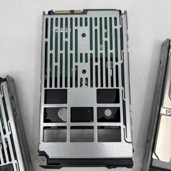 Lot 3 Dell EqualLogic Cheetah NS.2 600GB 10K 3.5 SAS HDD ST3600002SS 9FS066-057 - Picture 6 of 7